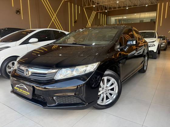 HONDA CIVIC 1.8 LXS 16V FLEX 4P AUTOMÁTICO HONDA CIVIC 1.8 LXS 16V FLEX 4P AUTOMÁTICO